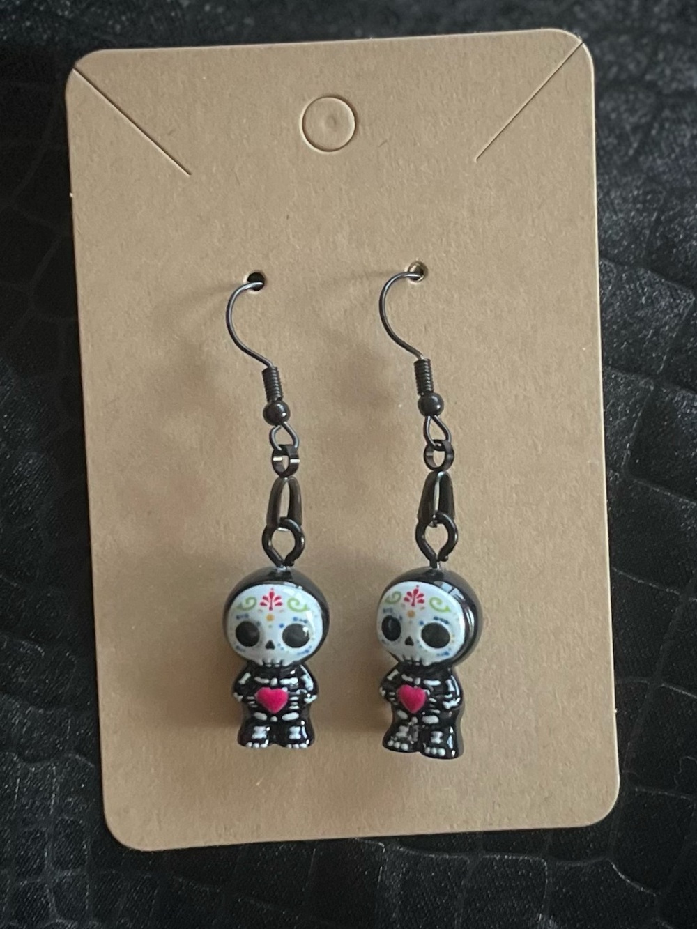 Kids Black Skull Heart Drop Earrings - Unbranded